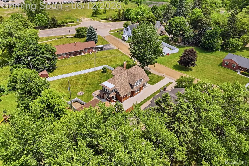 30069 Homedale Lyon Charter Township MI 48165