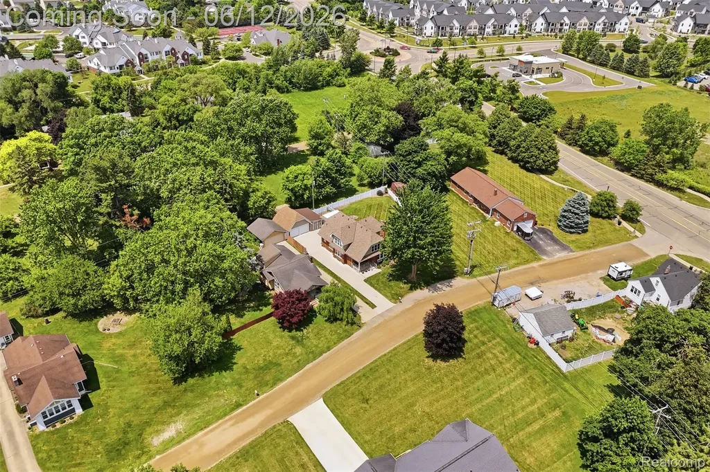 30069 Homedale Lyon Charter Township MI 48165