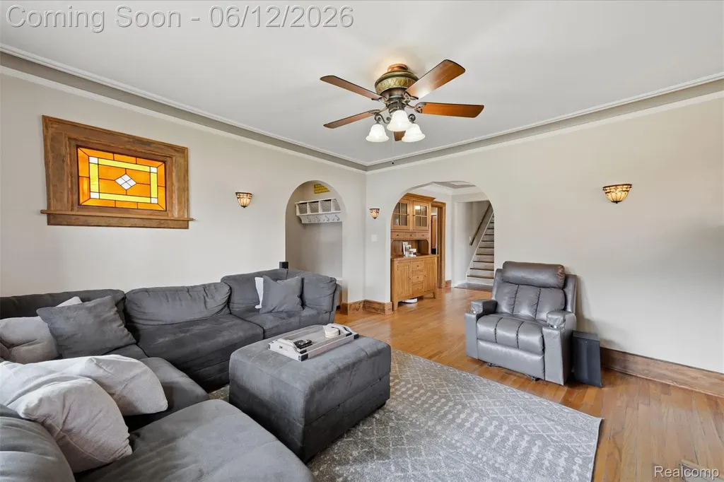 30069 Homedale Lyon Charter Township MI 48165