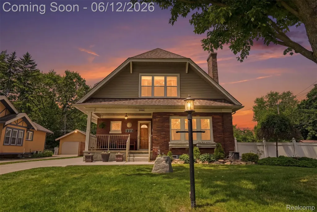 30069 Homedale Lyon Charter Township MI 48165