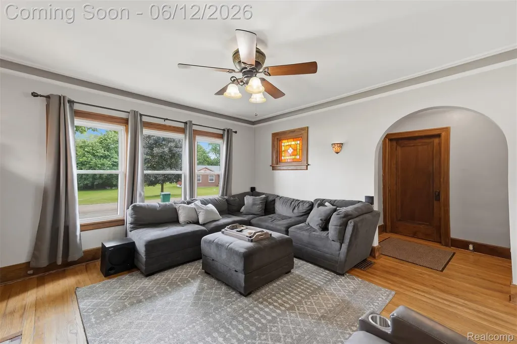 30069 Homedale Lyon Charter Township MI 48165