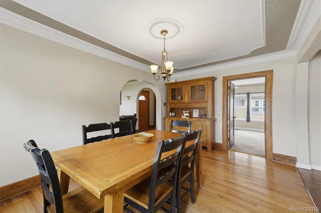 30069 Homedale Lyon Charter Township MI 48165