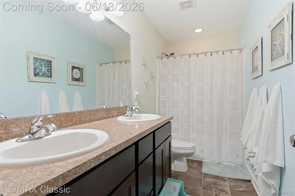7946 Russell Drive Westland City MI 48185