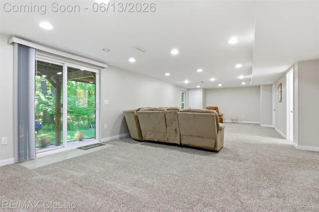 7946 Russell Drive Westland City MI 48185