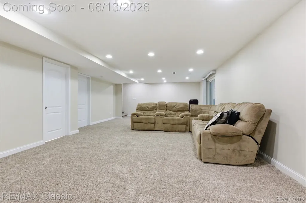 7946 Russell Drive Westland City MI 48185
