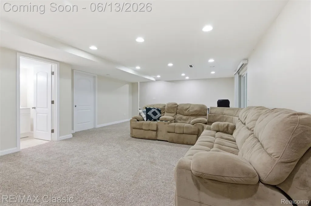 7946 Russell Drive Westland City MI 48185