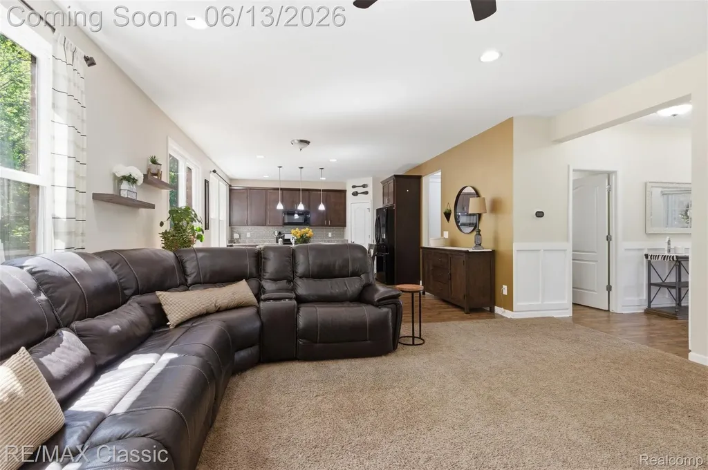 7946 Russell Drive Westland City MI 48185