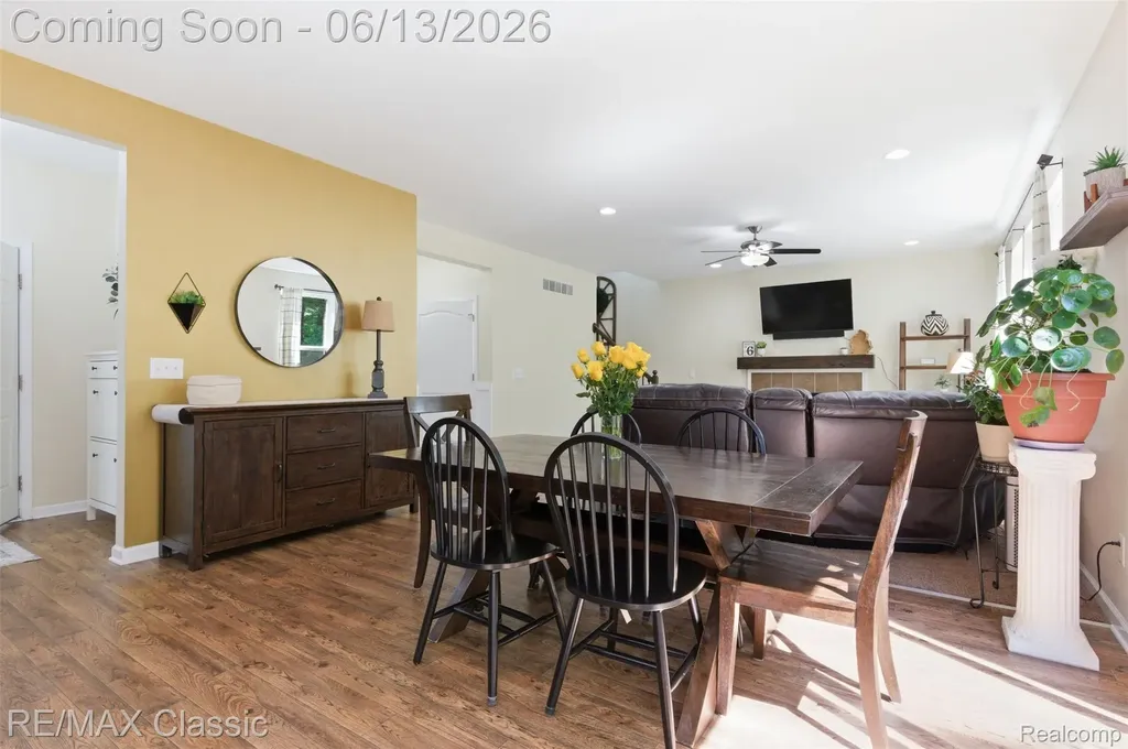 7946 Russell Drive Westland City MI 48185