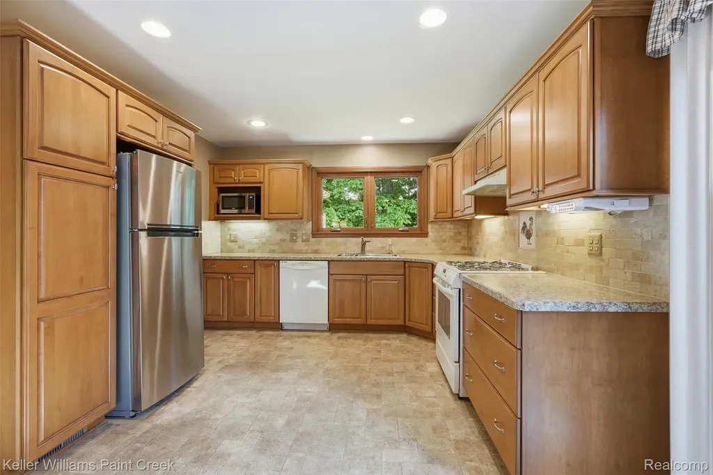 44063 Westminister Way Canton Charter Township MI 48187