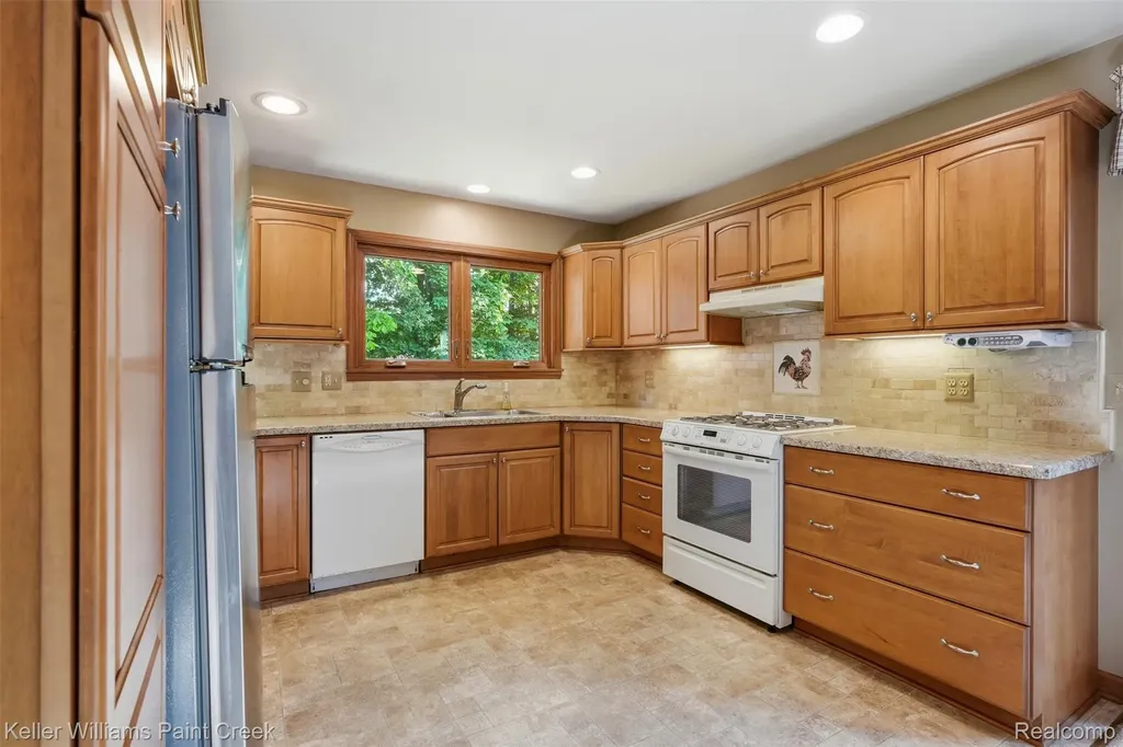 44063 Westminister Way Canton Charter Township MI 48187