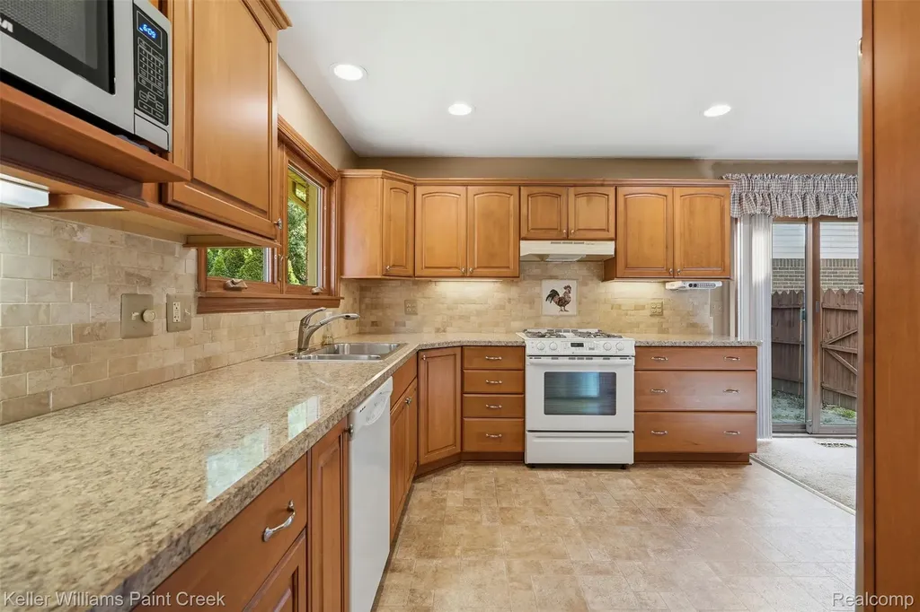44063 Westminister Way Canton Charter Township MI 48187