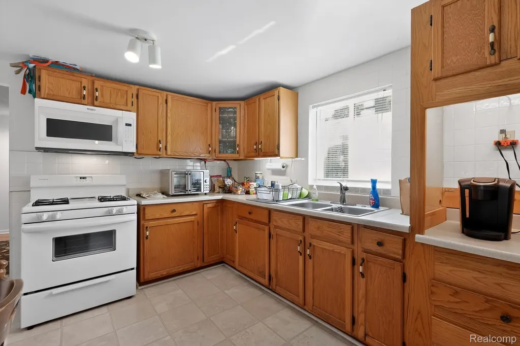 128 Front Drive Northfield Township MI 48189