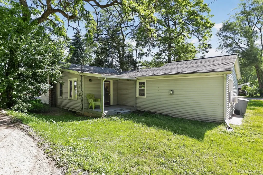 128 Front Drive Northfield Township MI 48189