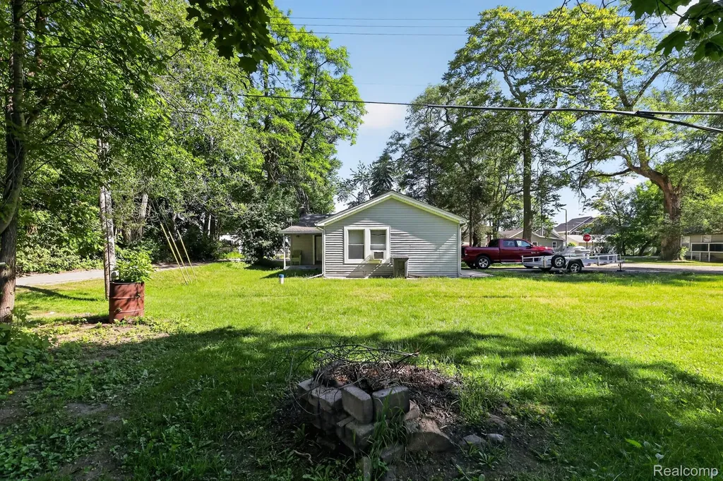 128 Front Drive Northfield Township MI 48189