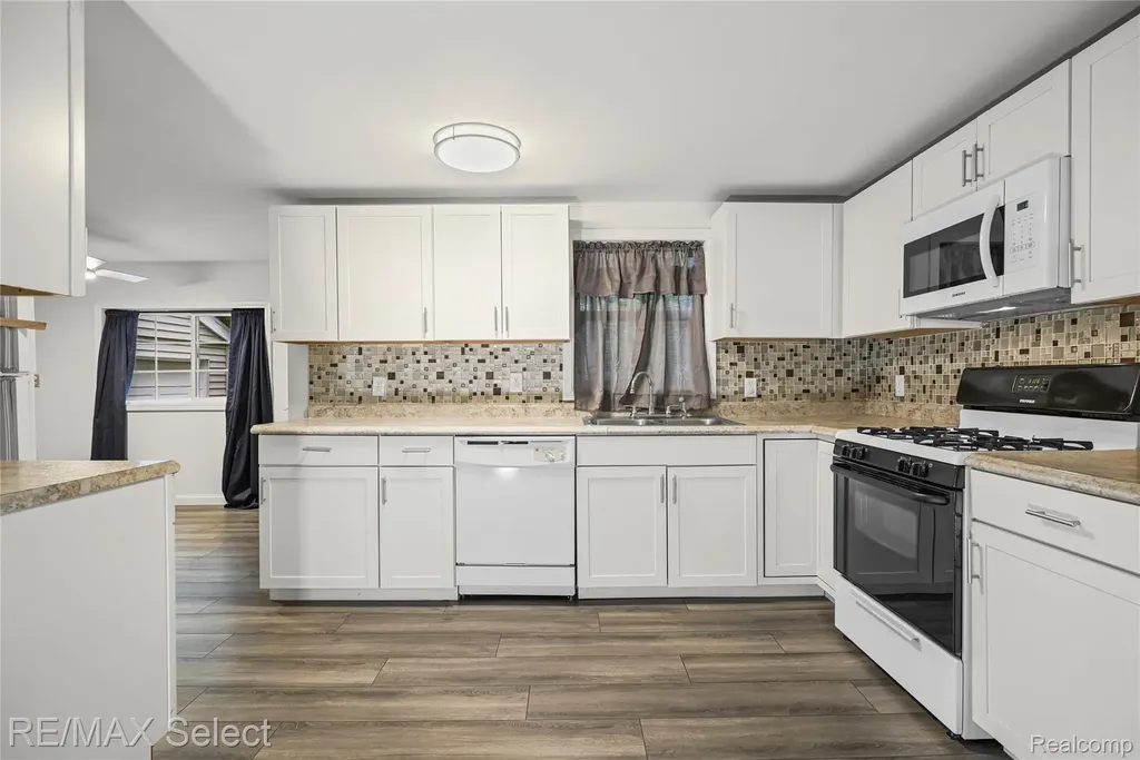 1460 Maria Street Flint Charter Township MI 48507