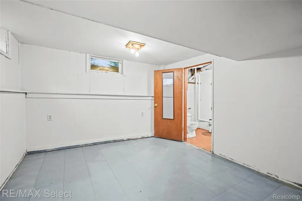 1460 Maria Street Flint Charter Township MI 48507