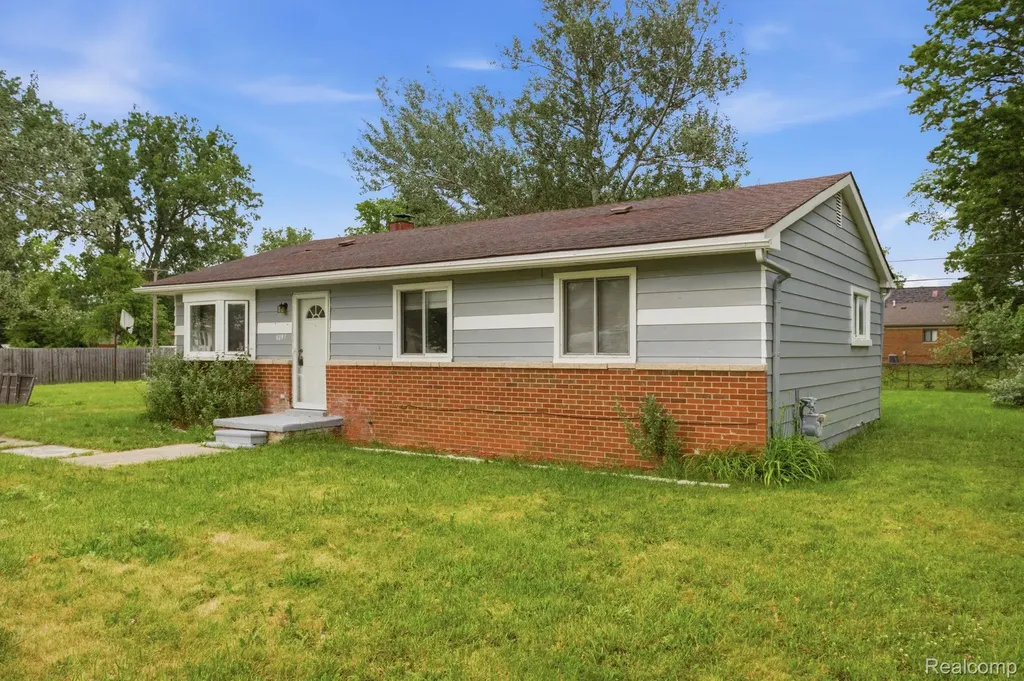 6291 Edmund Street Romulus City MI 48174