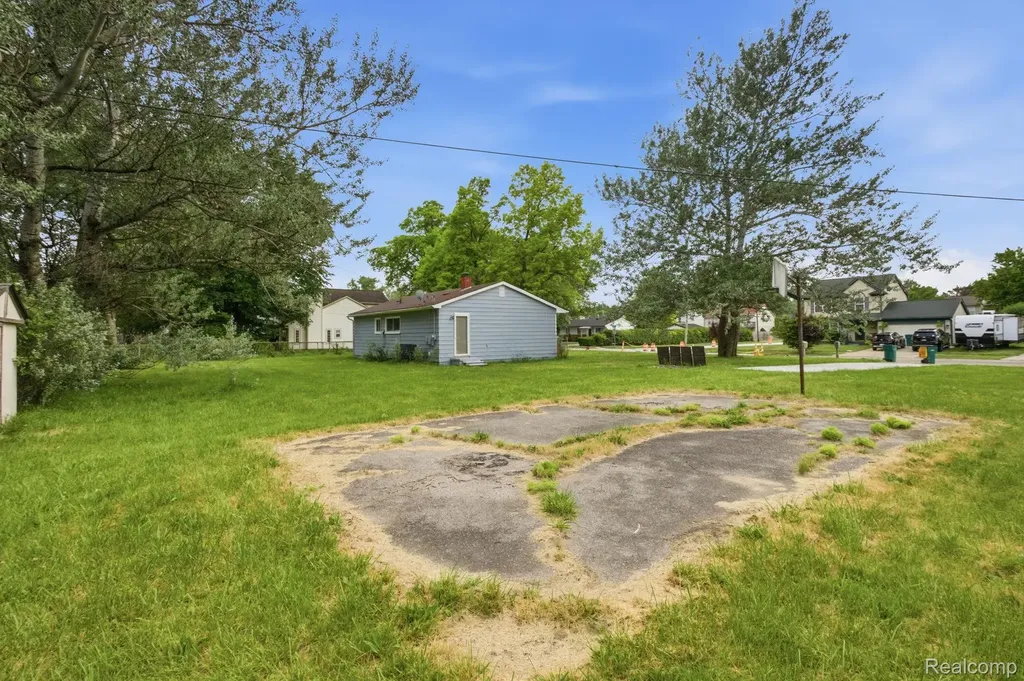 6291 Edmund Street Romulus City MI 48174