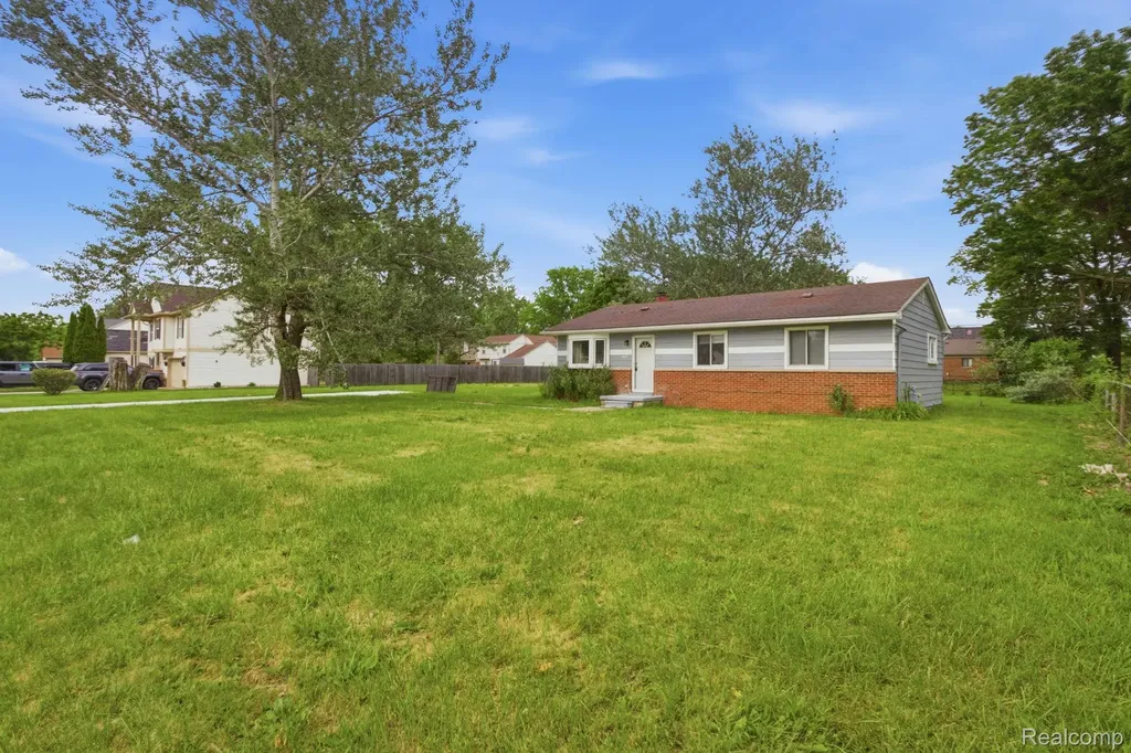 6291 Edmund Street Romulus City MI 48174