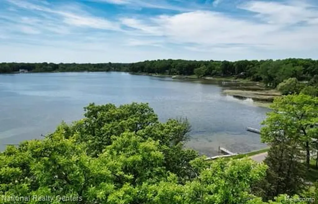 1494 Maxfield Road Hartland Township MI 48353