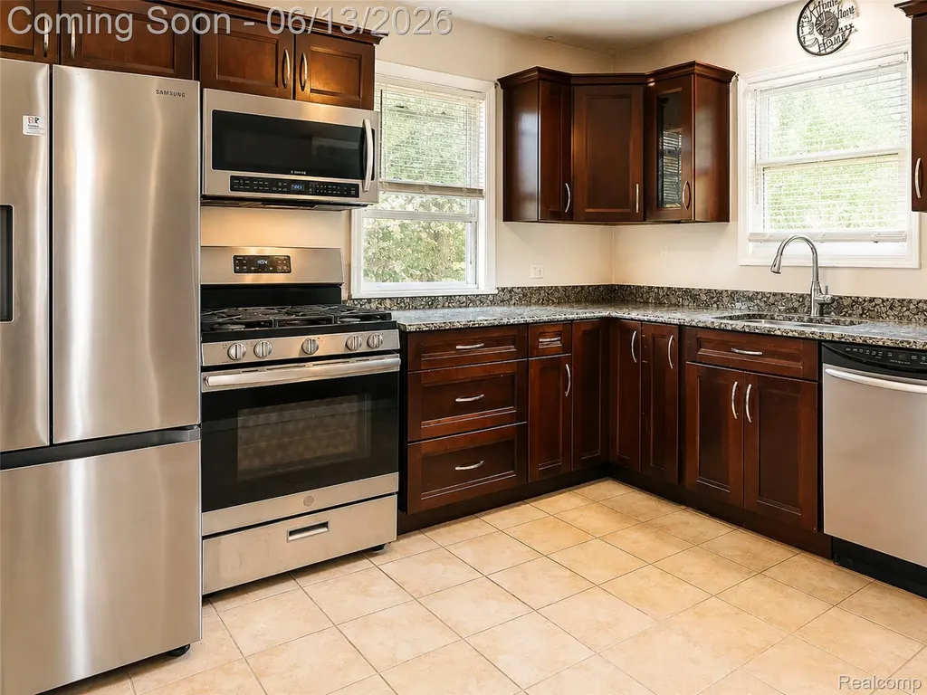 24362 Outer Drive Melvindale City MI 48122