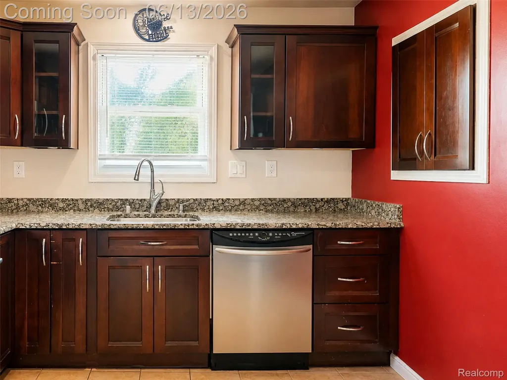 24362 Outer Drive Melvindale City MI 48122