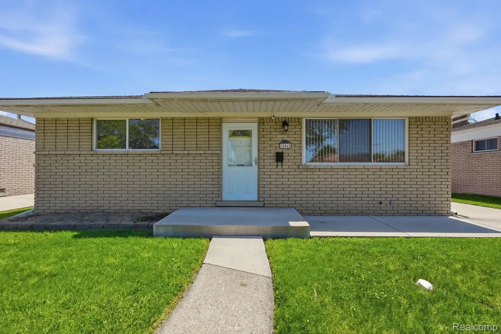 25060 Koontz Street Roseville City MI 48066