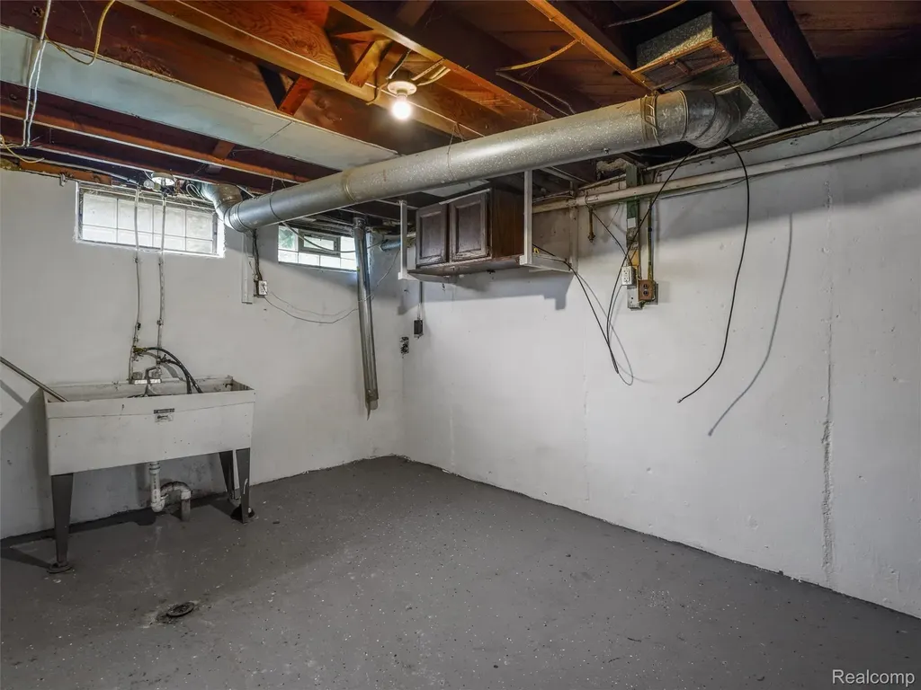 96 Oneida Street Pontiac City MI 48341