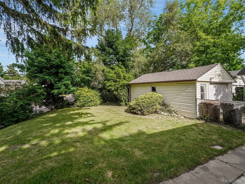 96 Oneida Street Pontiac City MI 48341