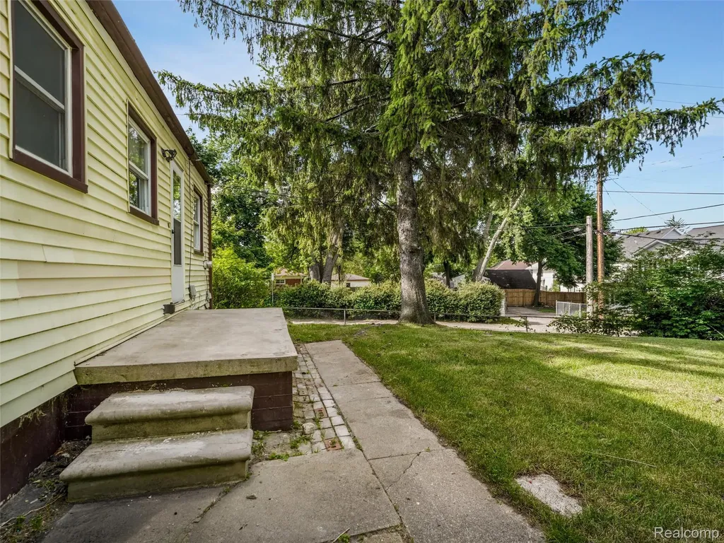 96 Oneida Street Pontiac City MI 48341