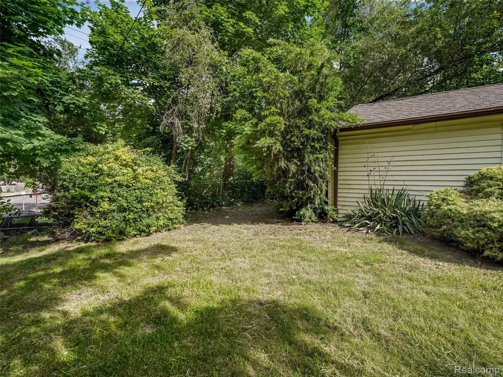 96 Oneida Street Pontiac City MI 48341