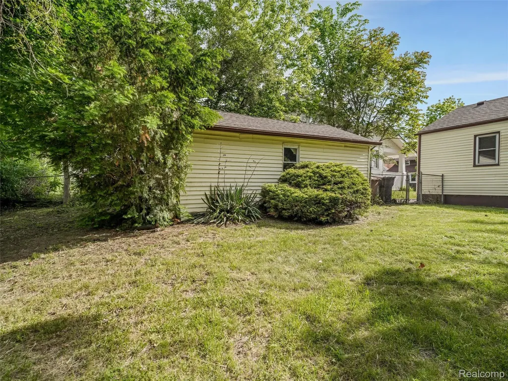 96 Oneida Street Pontiac City MI 48341