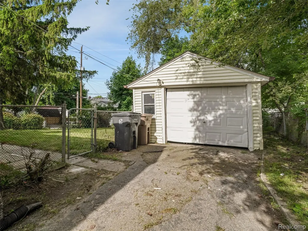 96 Oneida Street Pontiac City MI 48341