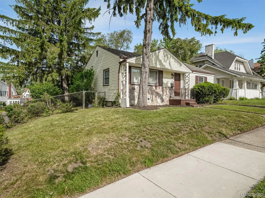 96 Oneida Street Pontiac City MI 48341