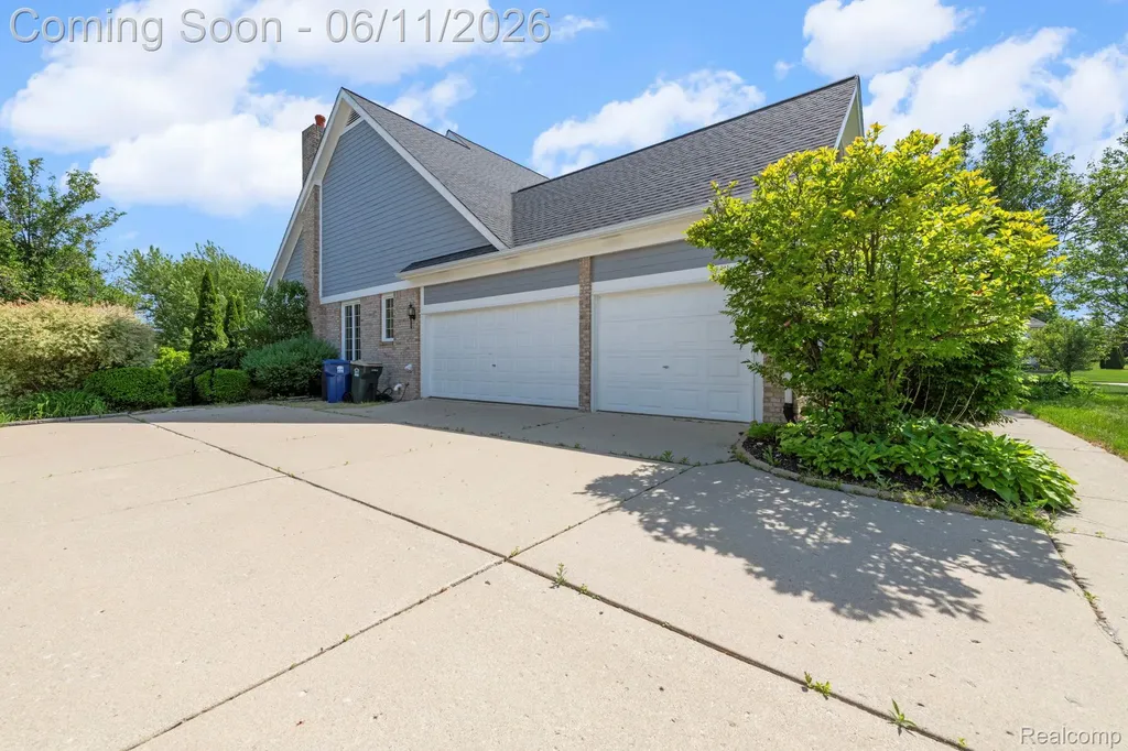 50145 Tottenham Court Canton Charter Township MI 48187