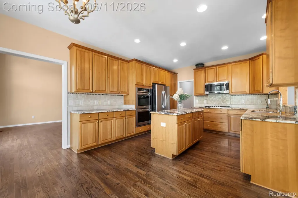 50145 Tottenham Court Canton Charter Township MI 48187