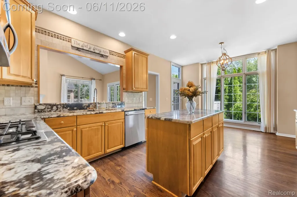 50145 Tottenham Court Canton Charter Township MI 48187