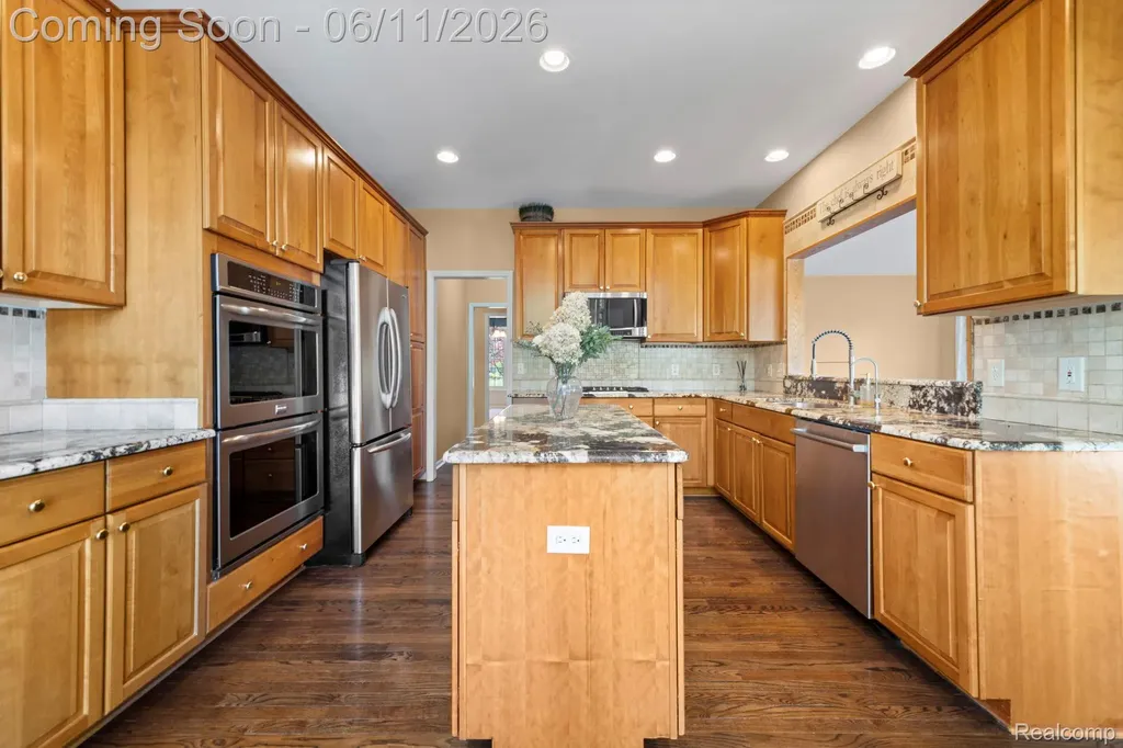 50145 Tottenham Court Canton Charter Township MI 48187