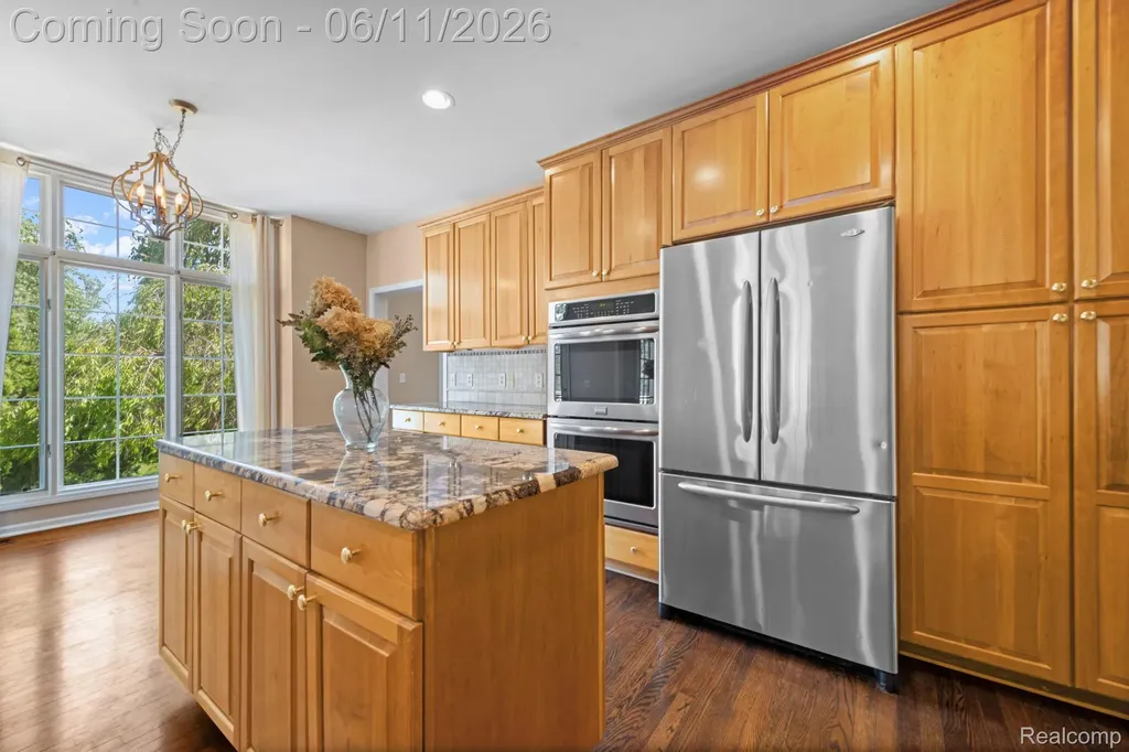 50145 Tottenham Court Canton Charter Township MI 48187