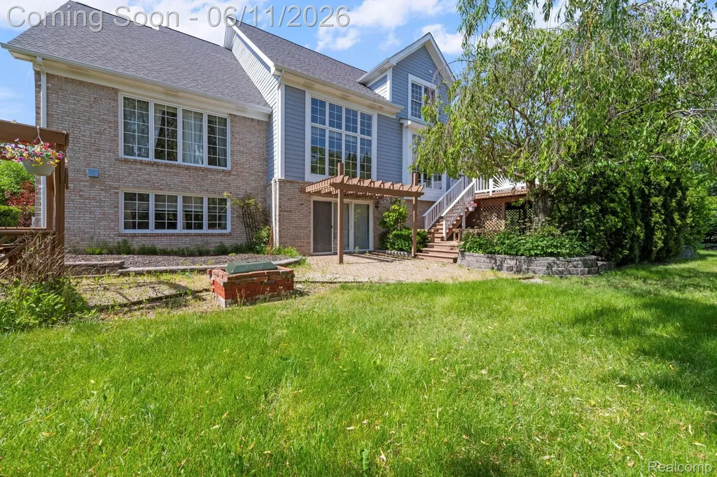 50145 Tottenham Court Canton Charter Township MI 48187
