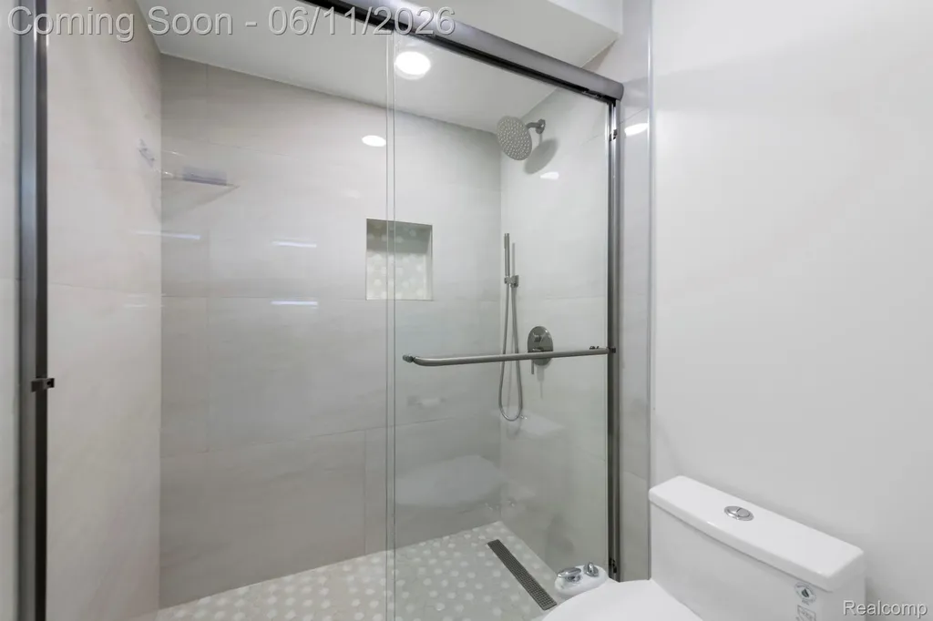 50145 Tottenham Court Canton Charter Township MI 48187