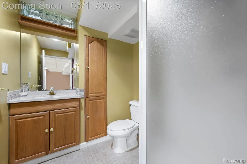 50145 Tottenham Court Canton Charter Township MI 48187