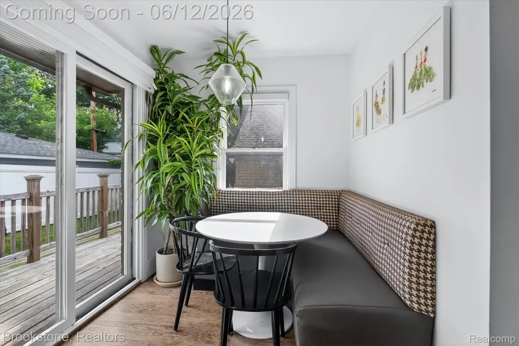 8926 Lincoln Drive Huntington Woods City MI 48070