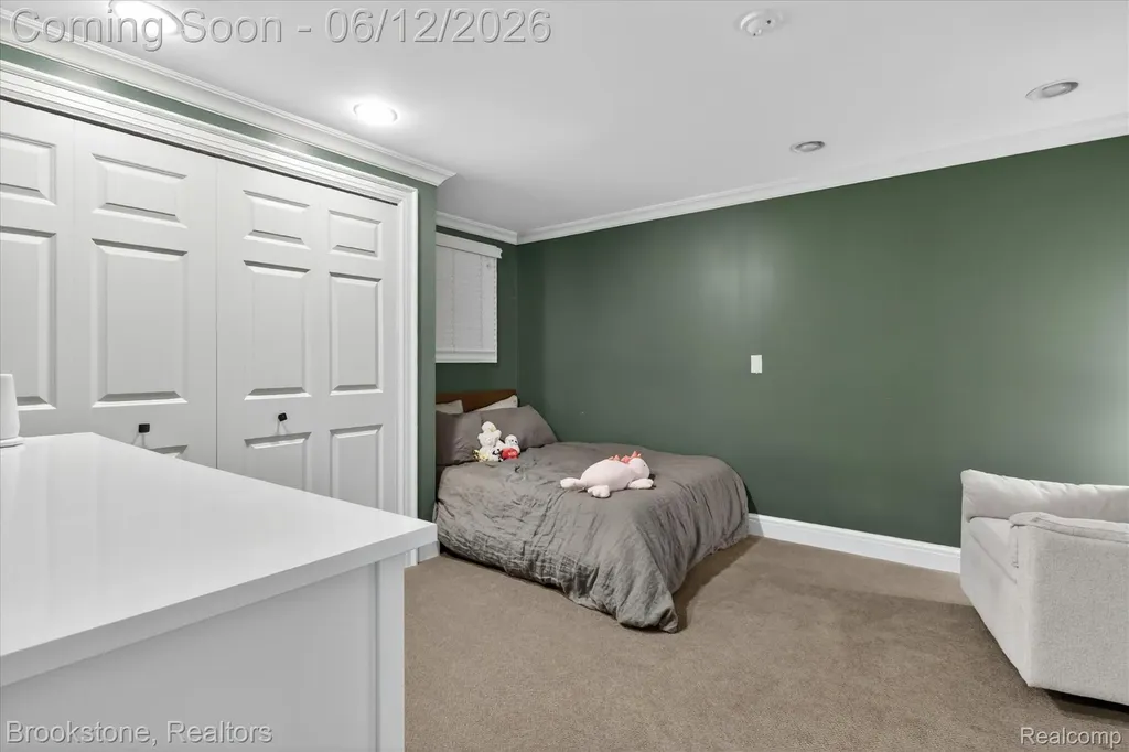 8926 Lincoln Drive Huntington Woods City MI 48070