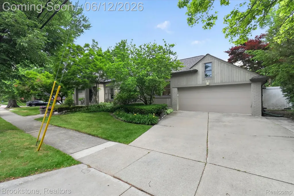 8926 Lincoln Drive Huntington Woods City MI 48070