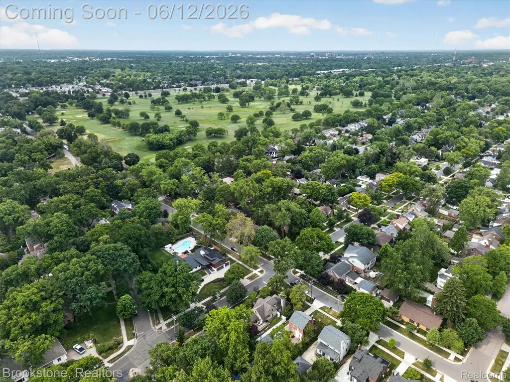 8926 Lincoln Drive Huntington Woods City MI 48070