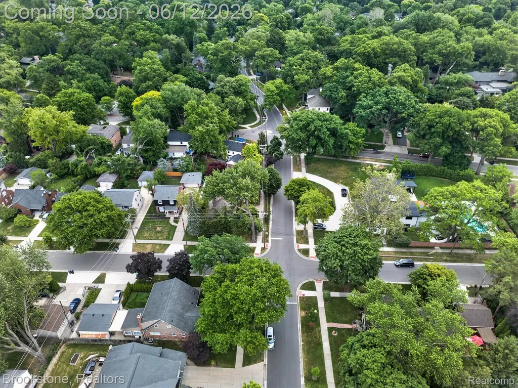 8926 Lincoln Drive Huntington Woods City MI 48070