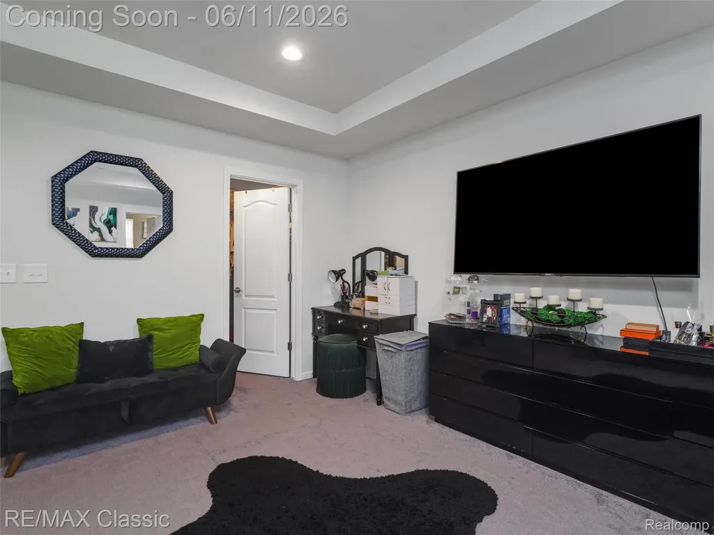 24869 Ivy Novi City MI 48375
