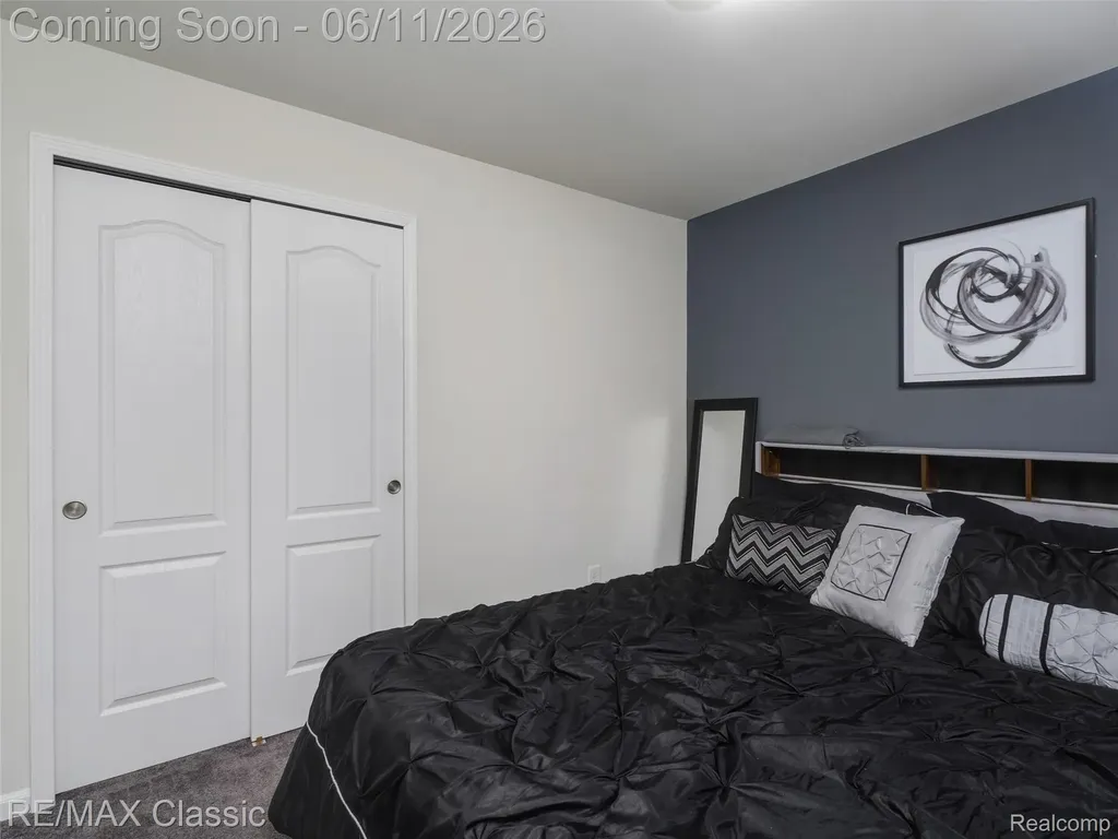 24869 Ivy Novi City MI 48375