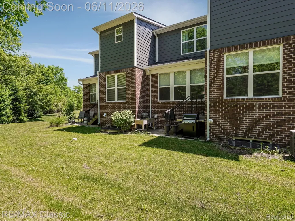 24869 Ivy Novi City MI 48375